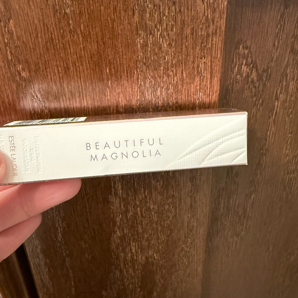 Estee Lauder Beautiful Magnolia in Elegant White Box